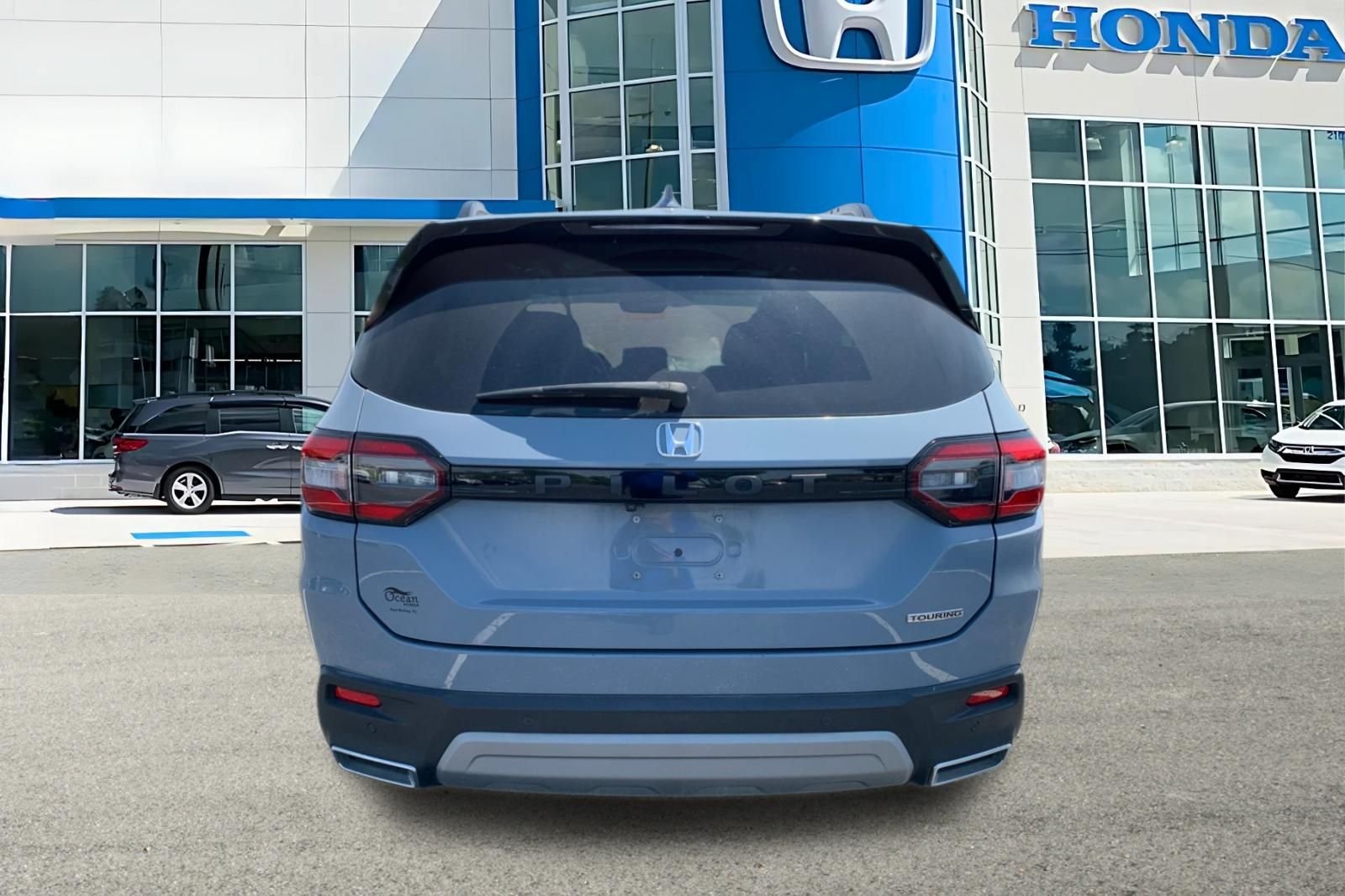Certified Used 2024  Honda Touring image 4