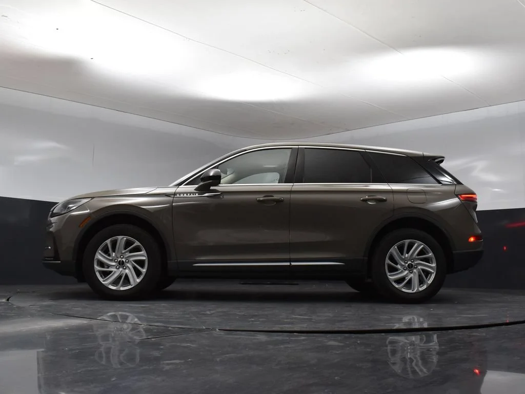 Certified Used 2025 Gray Lincoln Premiere image 30