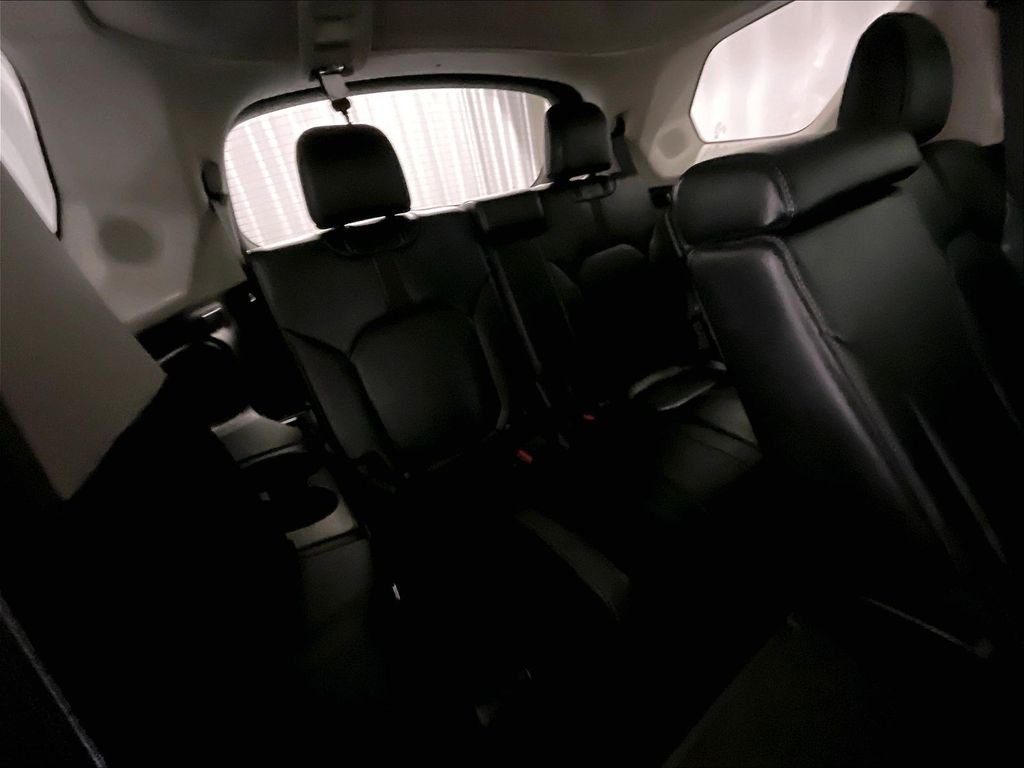 Used 2023 Crystal Black Pearl Honda Touring image 17