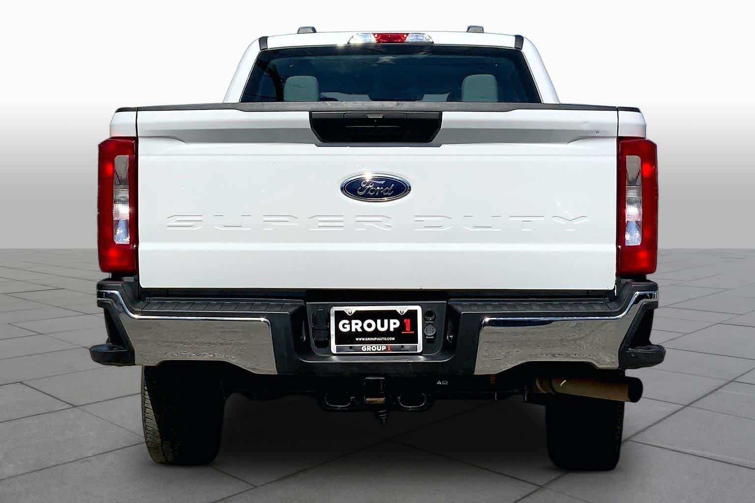 Used 2024 Oxford White Ford XL image 5