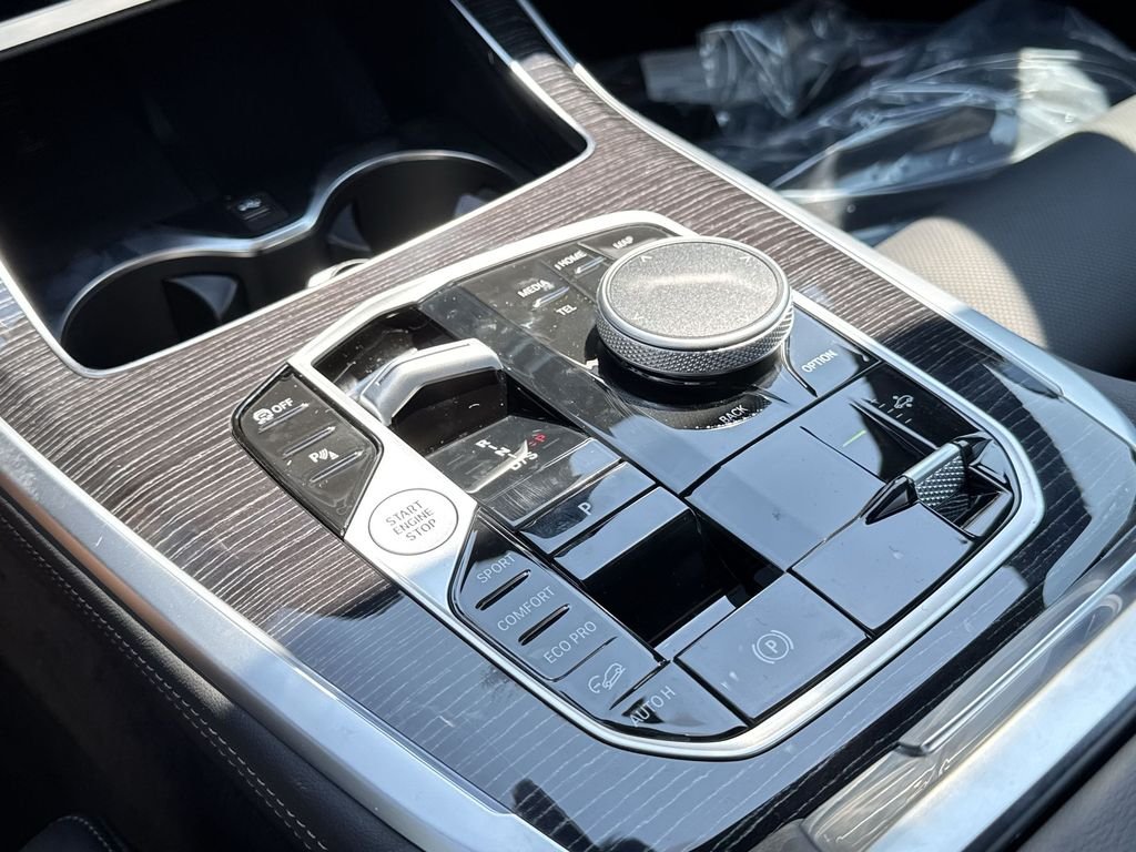 New 2027 Alpine White BMW xDrive40i image 22