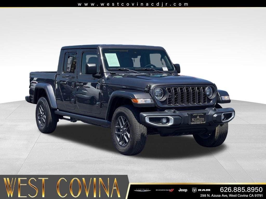 2024 Jeep Gladiator Sport S's photo