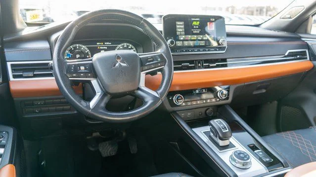 Used 2022 Gray Mitsubishi SEL image 15