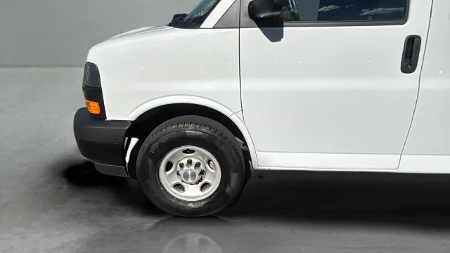Used 2025 White Chevrolet Work Van image 41