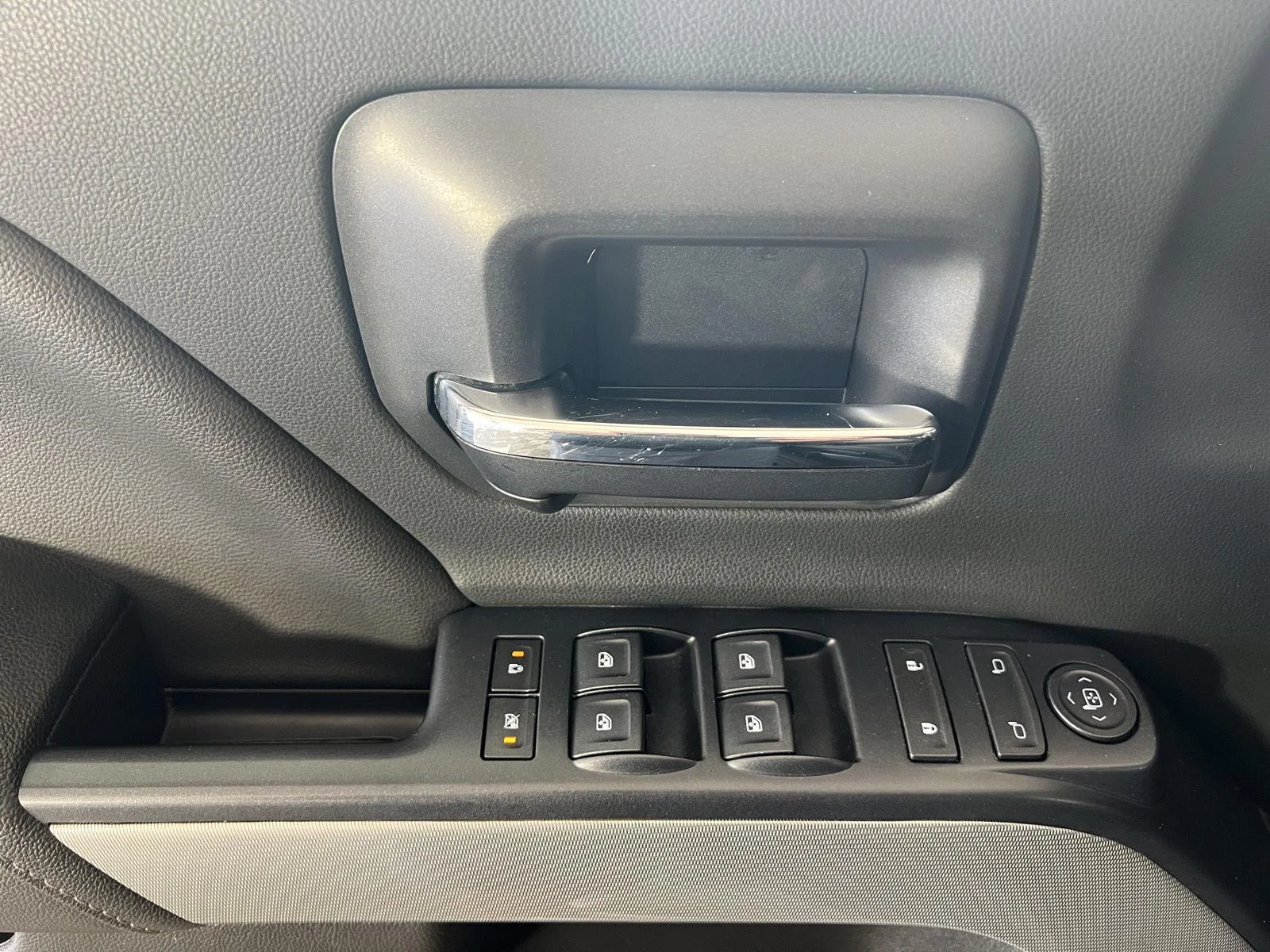 Used 2018 Black Chevrolet LT image 13