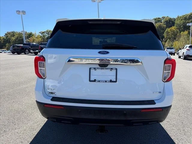 Used 2020 Oxford White Ford XLT image 4