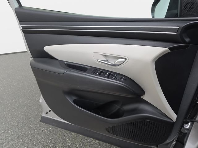 Used 2023 Silver Hyundai SEL image 27