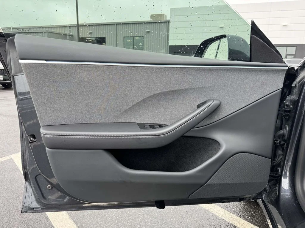 2025 Tesla Model 3 Long Range - Photo 23