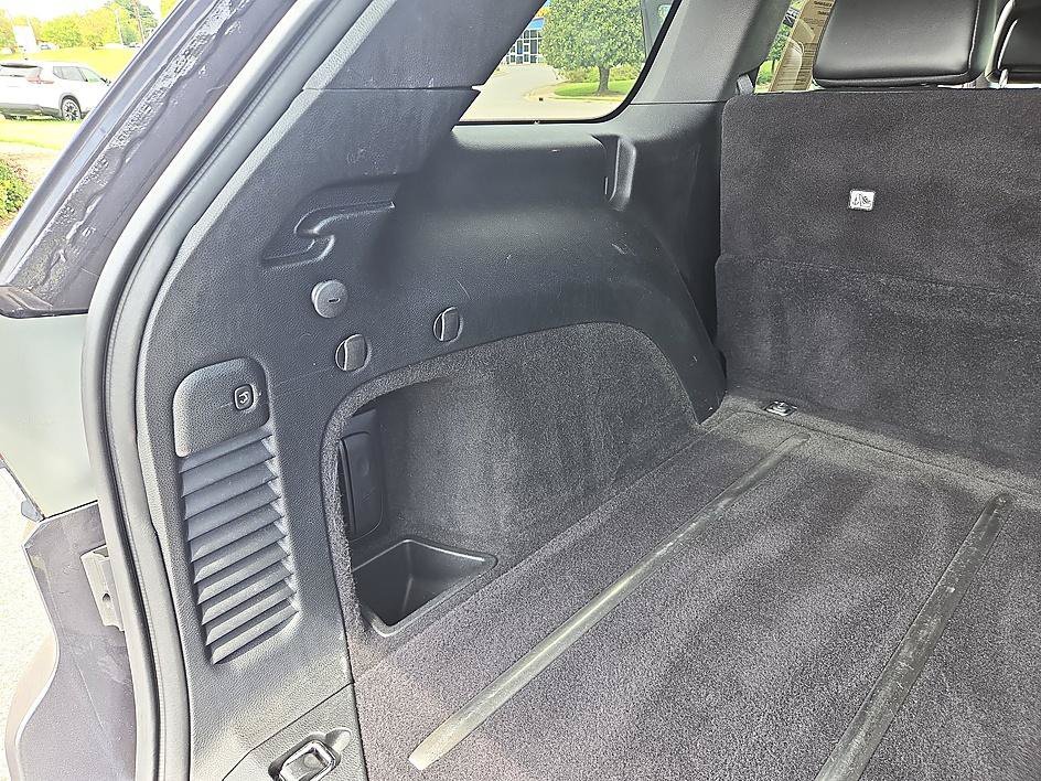 Used 2017 Granite Crystal Metallic Clearcoat Jeep Limited image 28
