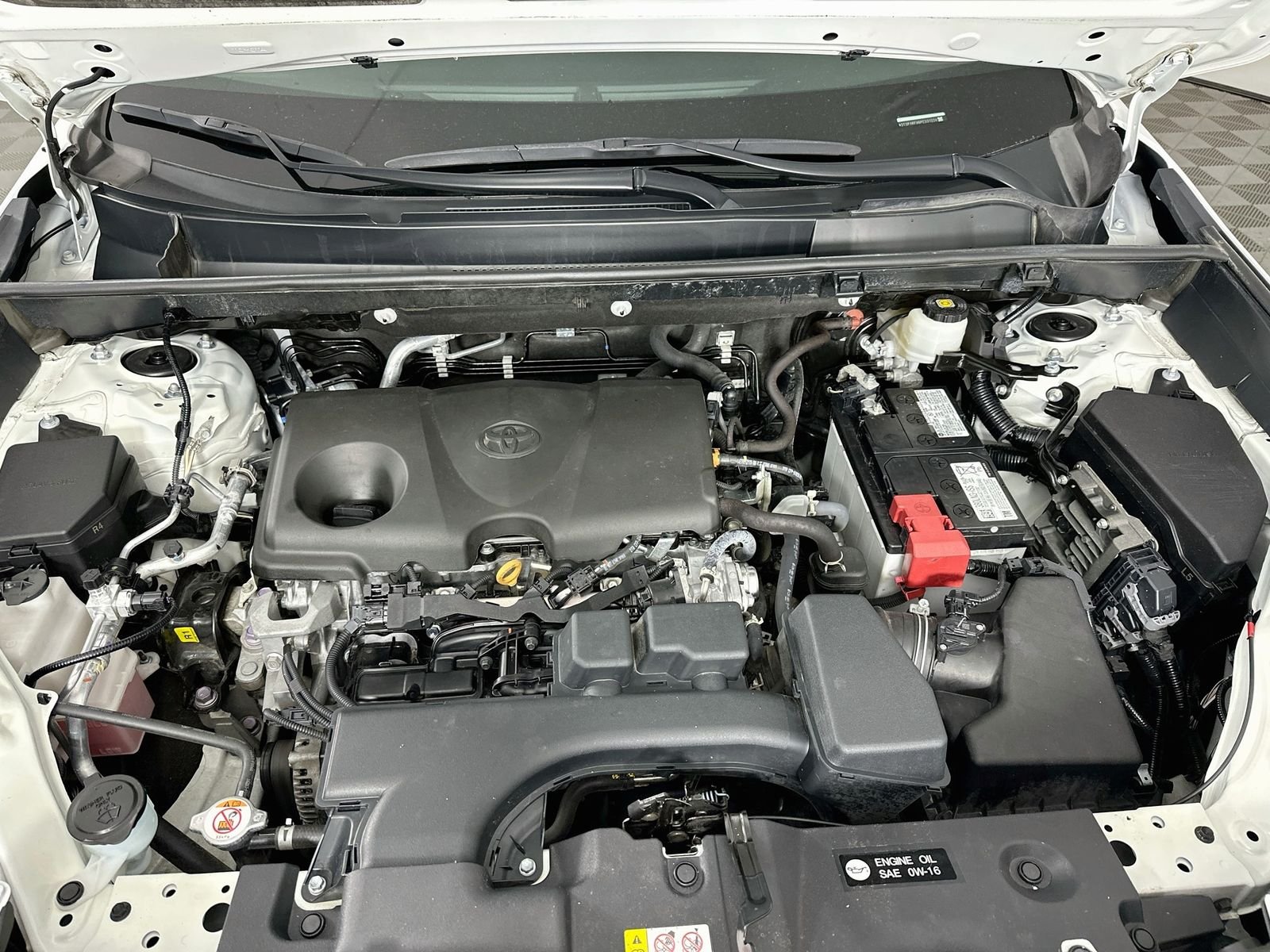 Used 2023 Ice Toyota XLE image 31