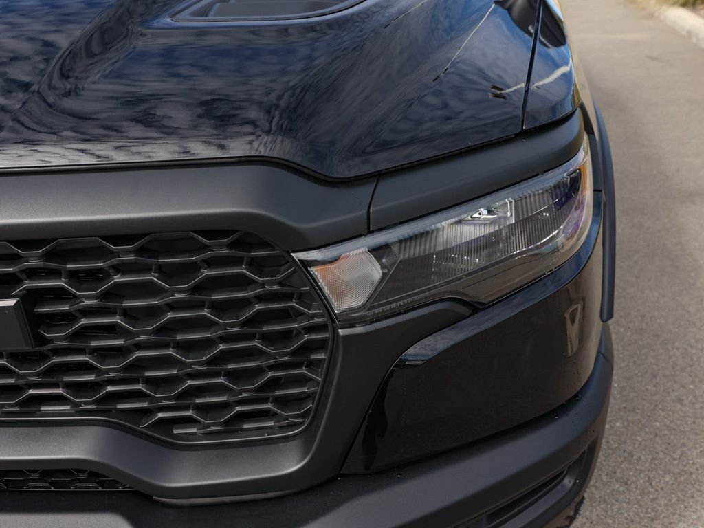New 2026 Diamond Black Crystal Pearl-Coat Exterior Paint RAM Rebel image 9