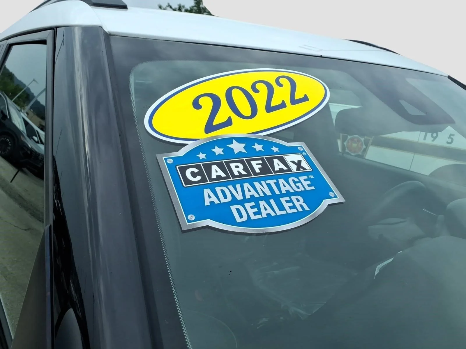 Used 2022 Summit White Gaz Chevrolet LT image 9