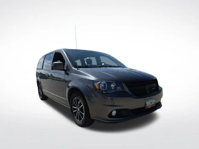 Used 2018 Gray Dodge SE Plus image 3