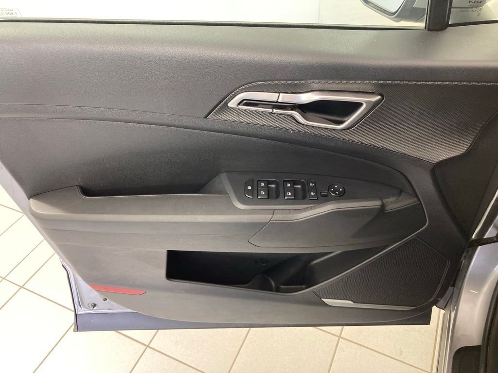 2025 Kia Sportage LX - Photo 13