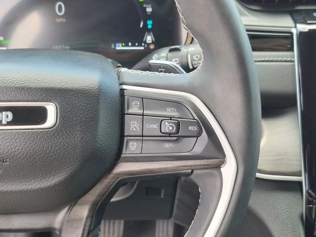 Used 2022 White Jeep 4xe image 17