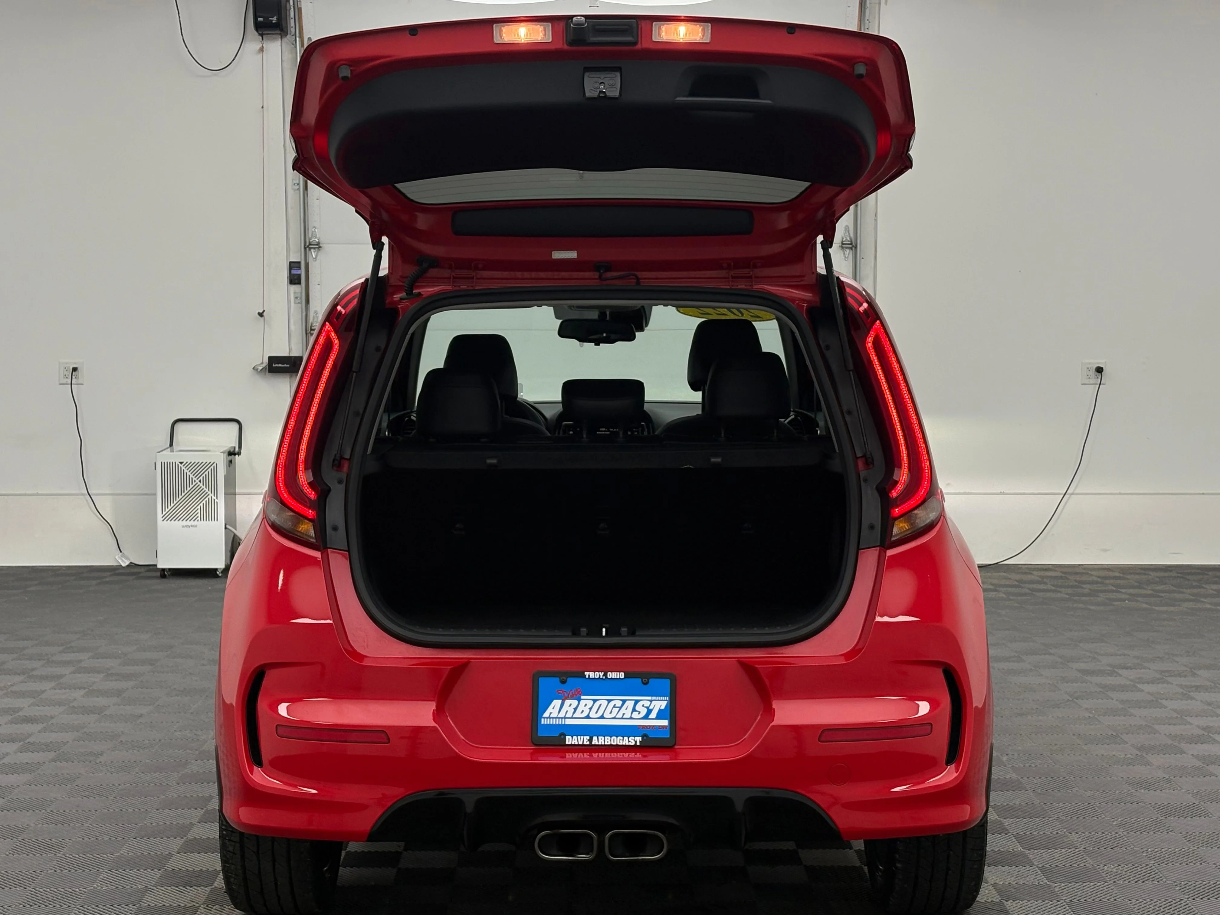 Used 2022 Inferno Red Kia Turbo image 10
