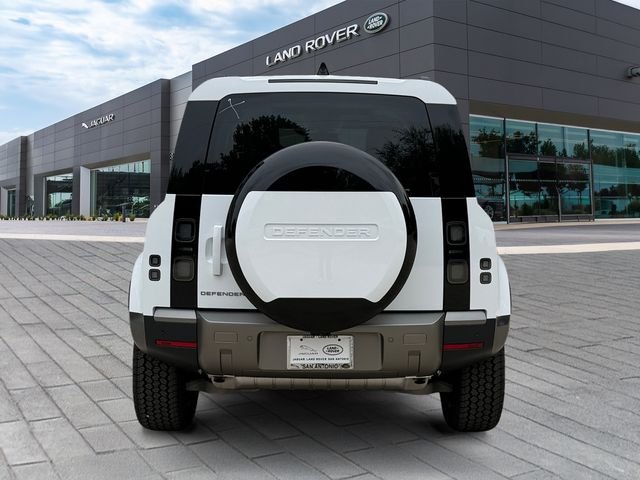 New 2026 Fuji White Land Rover S image 4