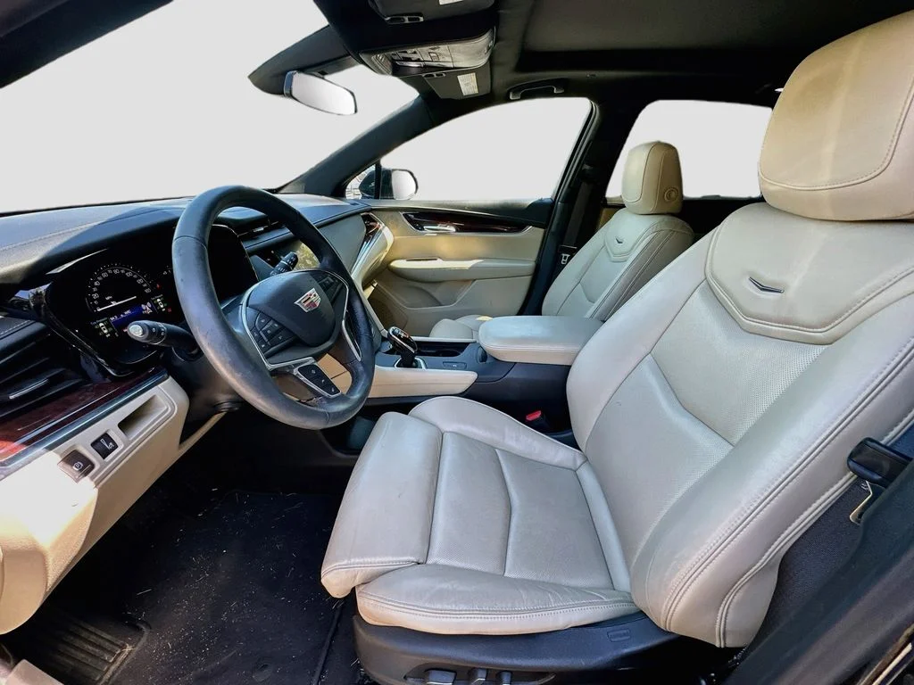 Used 2017 Black Metallic Cadillac Luxury image 22
