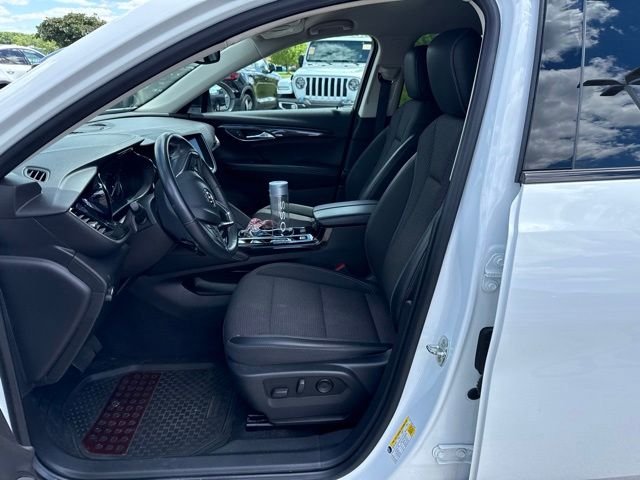 Used 2021 White Buick Preferred image 3