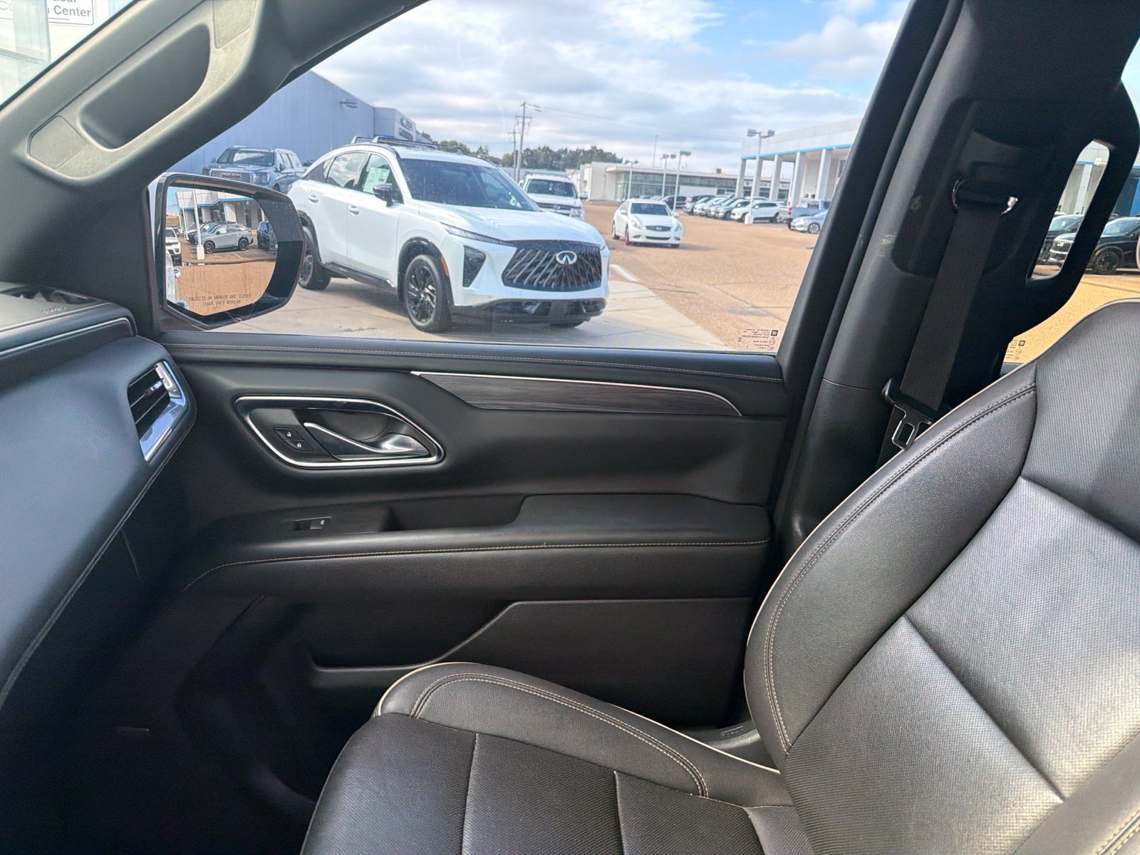 Used 2023 White GMC SLT image 18