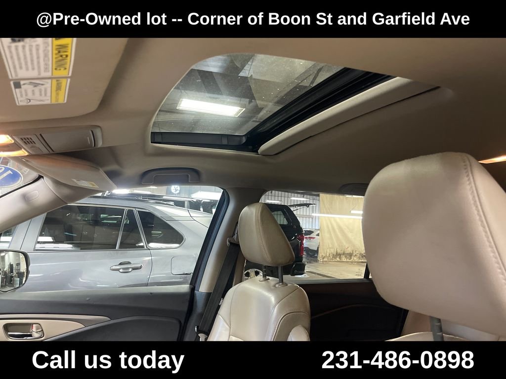 Used 2018 Red Honda EX-L image 12