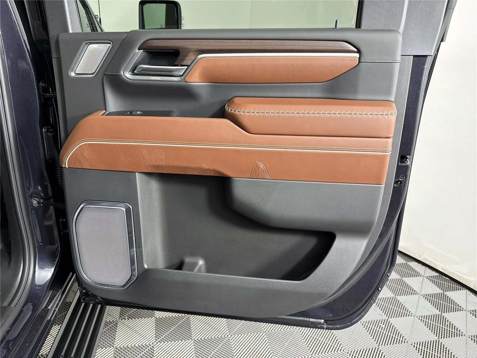 New 2026 Titanium Rush Metallic GMC Denali Ultimate image 15