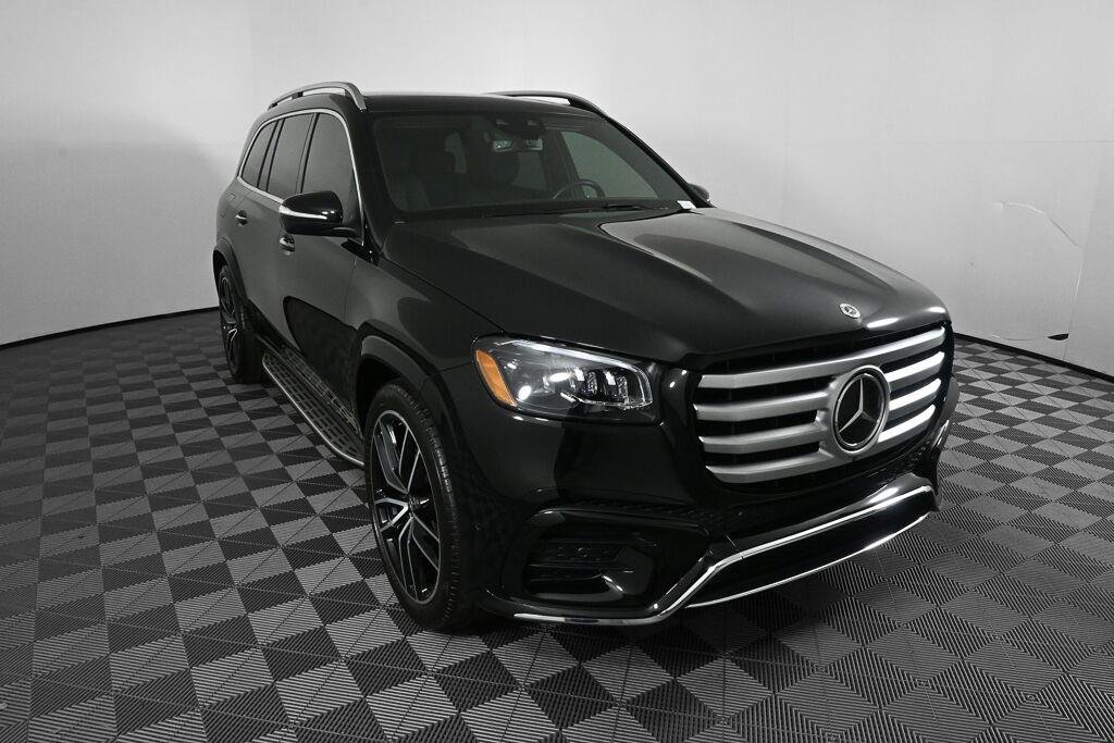 Certified Used 2025 Obsidian Black Metallic Mercedes-Benz GLS 580 image 25
