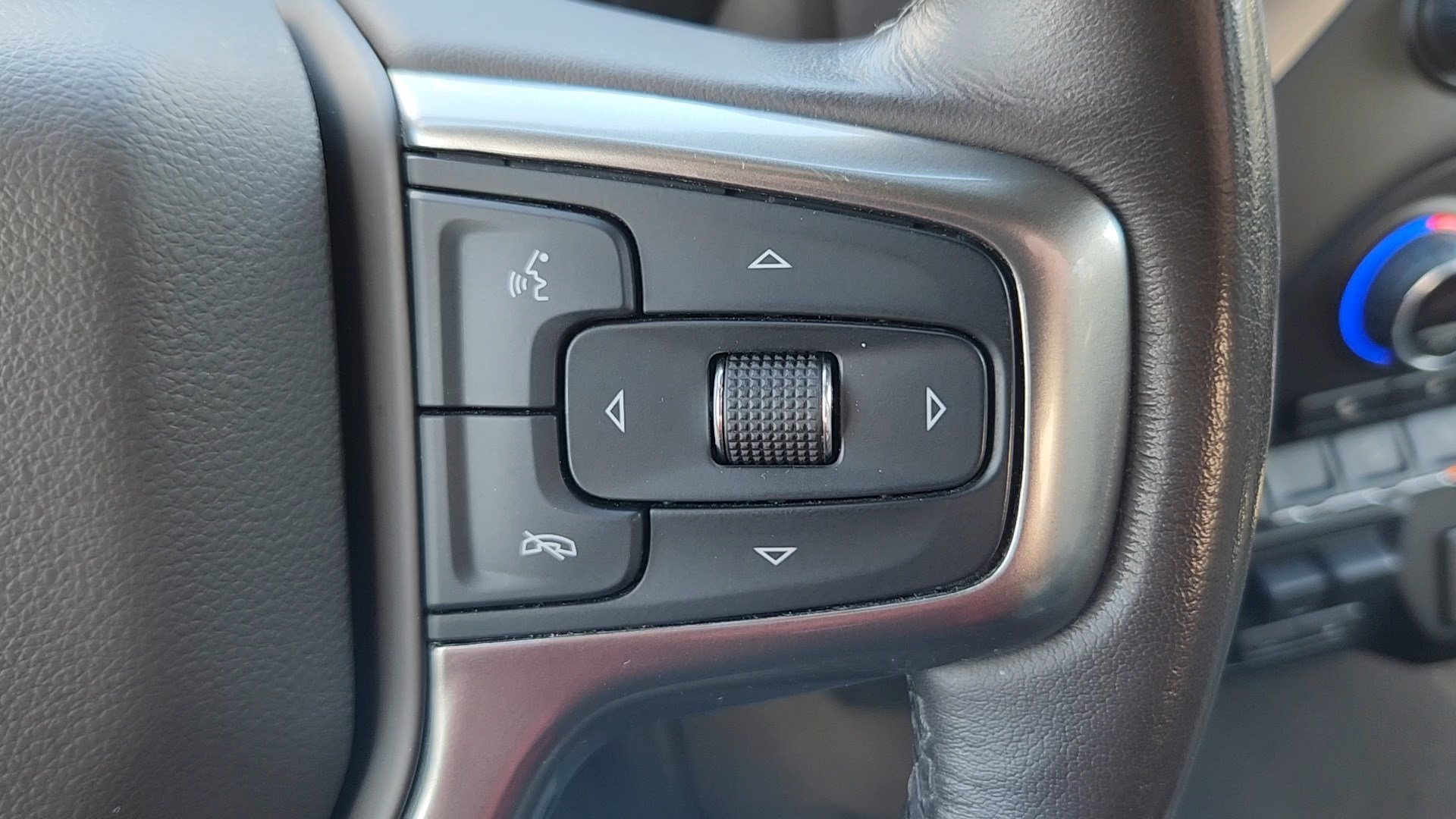 Used 2020 Summit White Chevrolet LTZ image 12