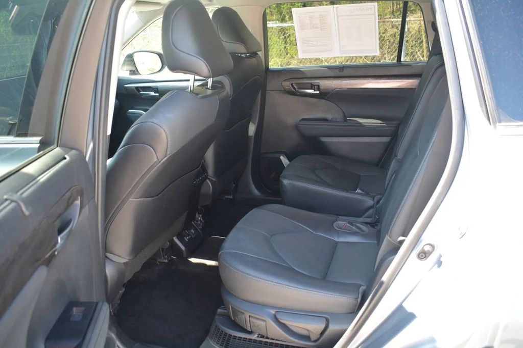 2023 Toyota Highlander Limited - Photo 24