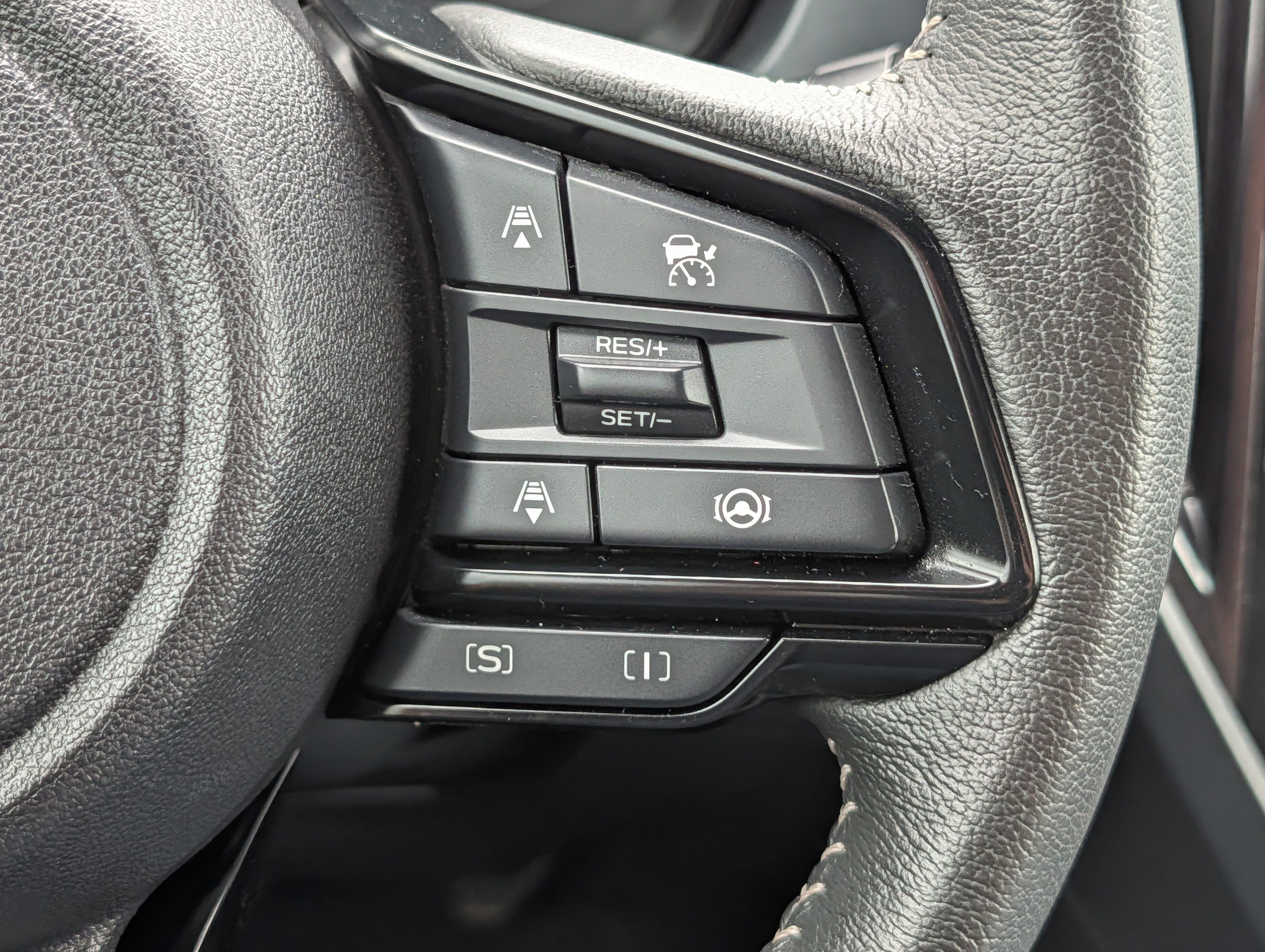 Used 2025 Magnetite Gray Metallic Subaru Premium image 30