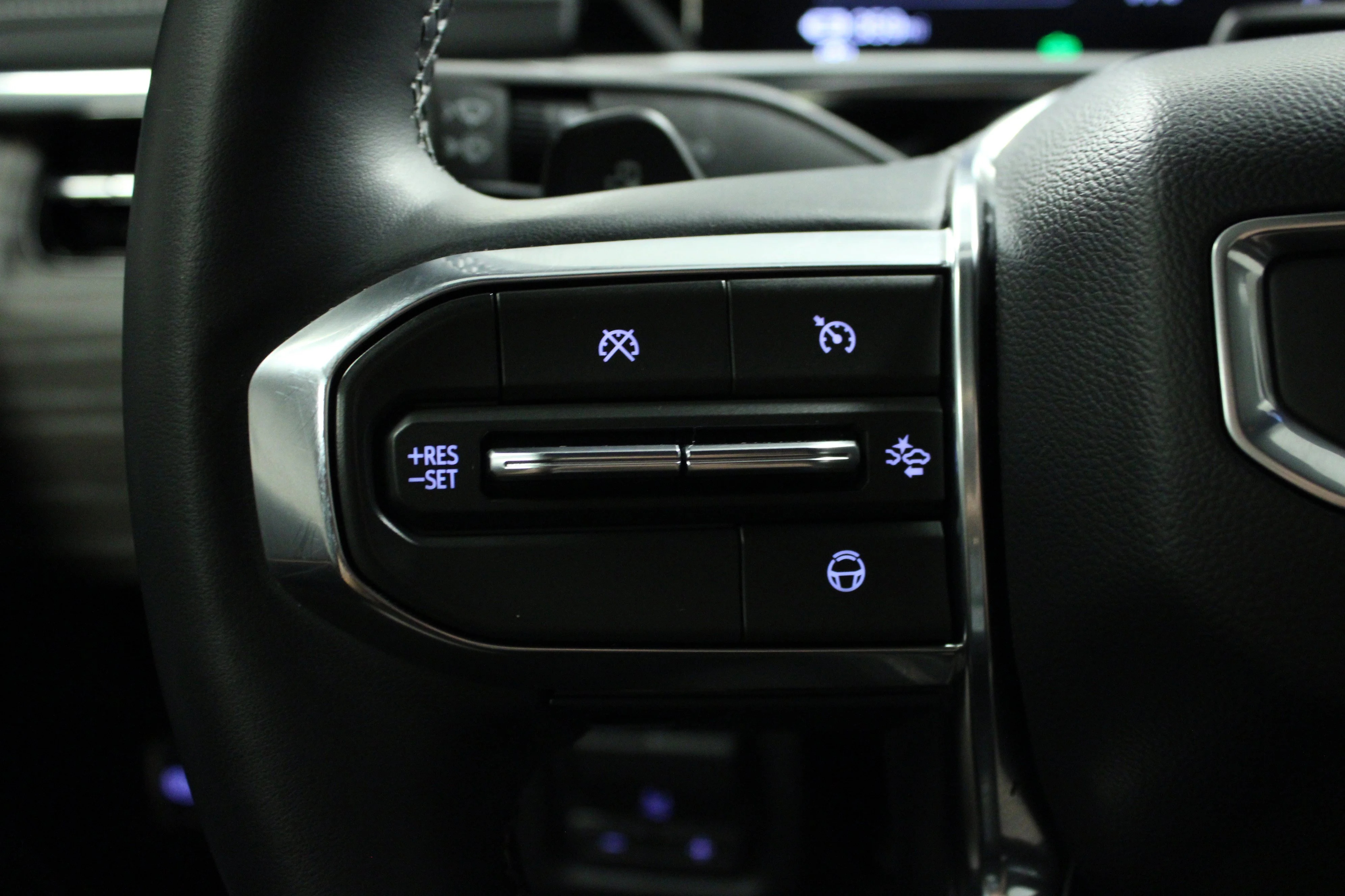 Used 2025 Onyx Black GMC Max Range Denali image 20