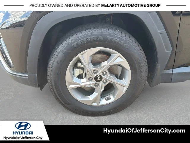 Used 2023 Black Hyundai SEL image 11