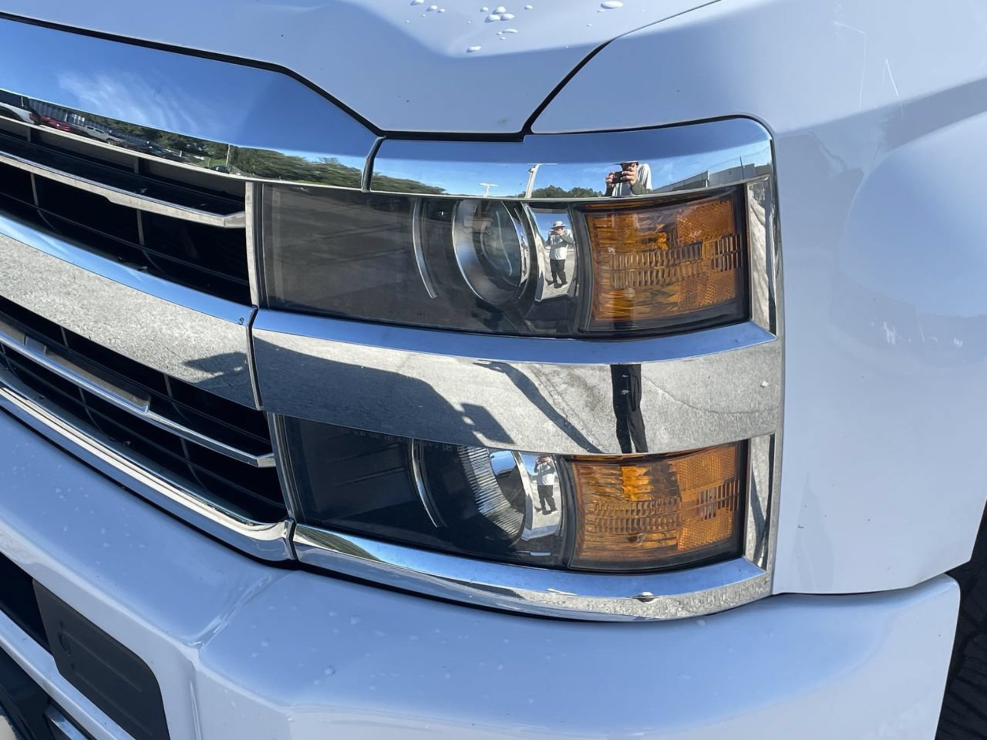 Used 2019 Summit White Chevrolet High Country image 6