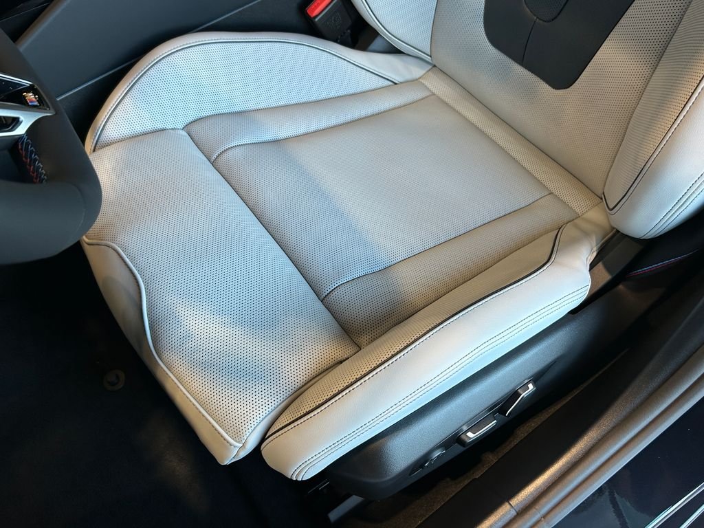 New 2027 Carbon Black Metallic BMW Base image 16