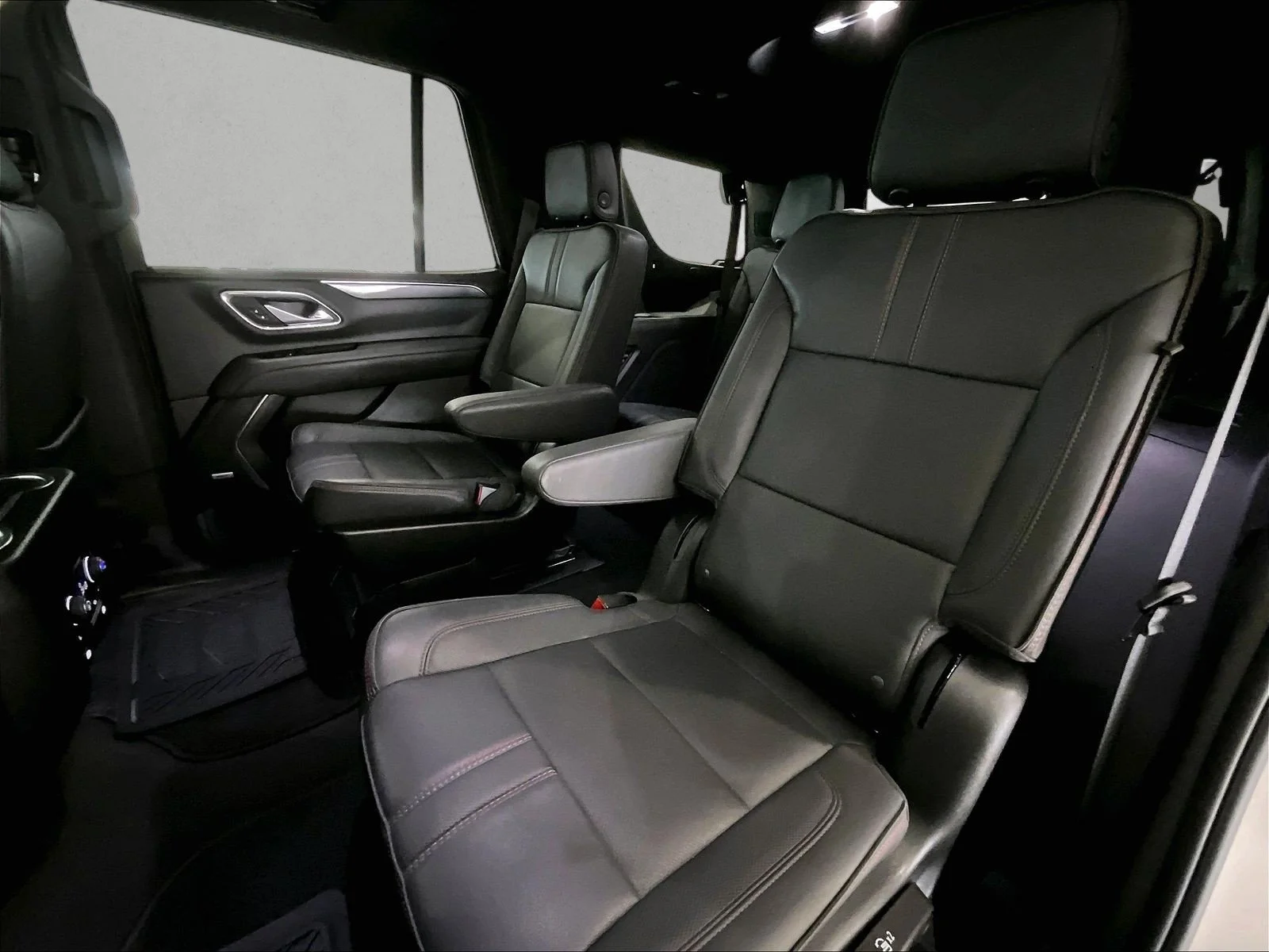 Used 2023 Iridescent Pearl Tricoat Chevrolet RST image 28