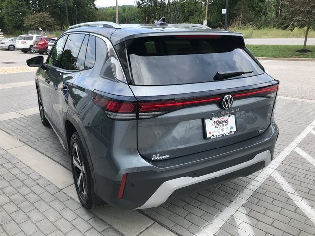 New 2026 Platinum Gray Metallic Volkswagen SE image 6