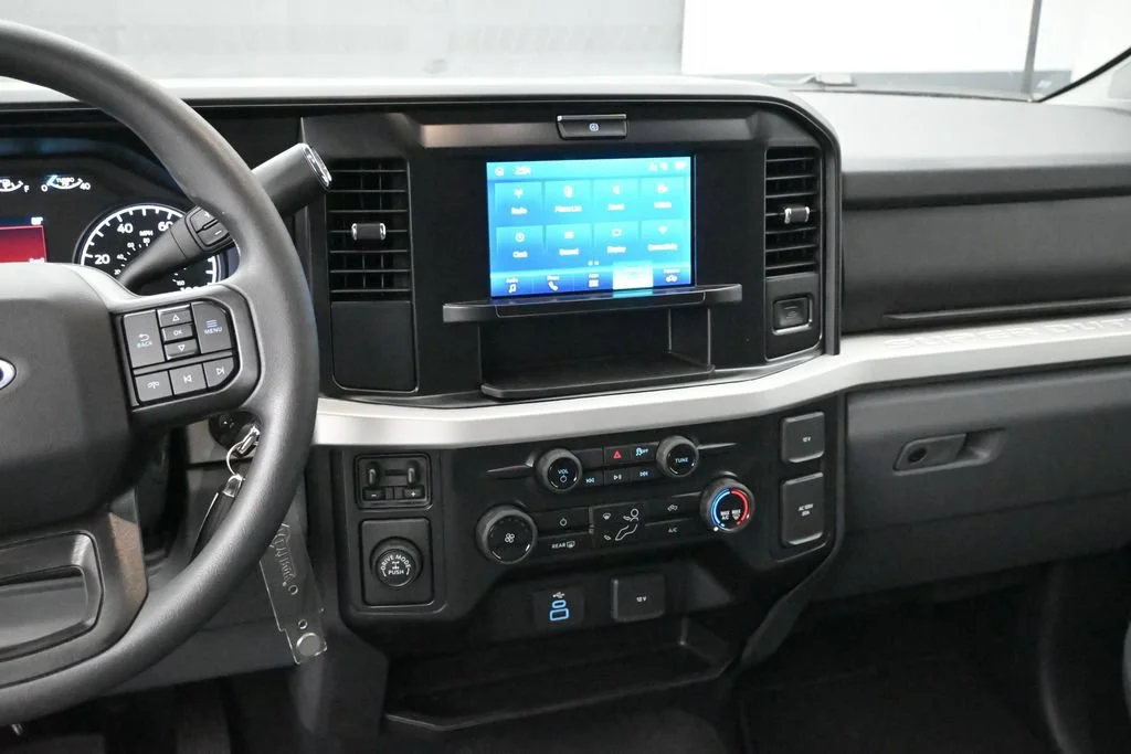 New 2026 Oxford White Ford XLT image 16