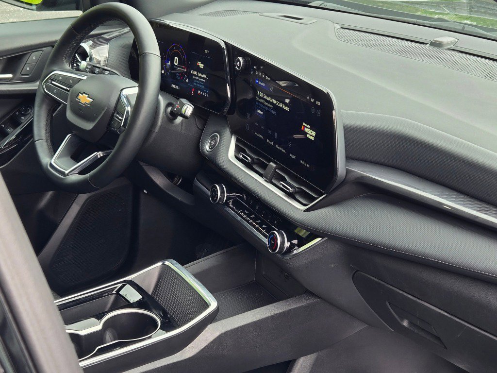 2025 Chevrolet Equinox LT - Photo 8
