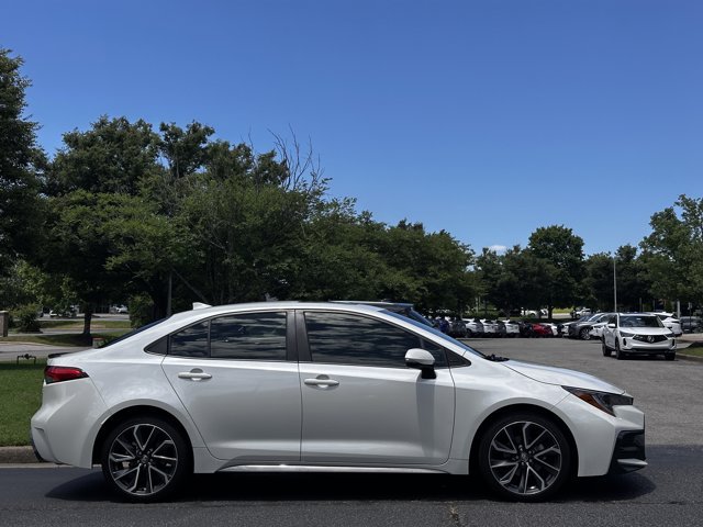 Used 2021 Blizzard Pearl Toyota XSE/Heated Seats/Sunroof image 3
