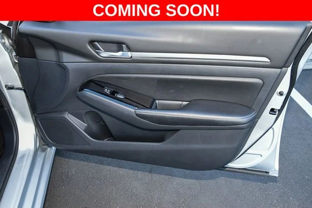Used 2023 Silver Nissan 2.5 SV image 22