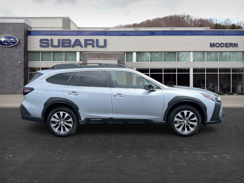 Used 2025 Ice Silver Metallic Subaru Limited image 4