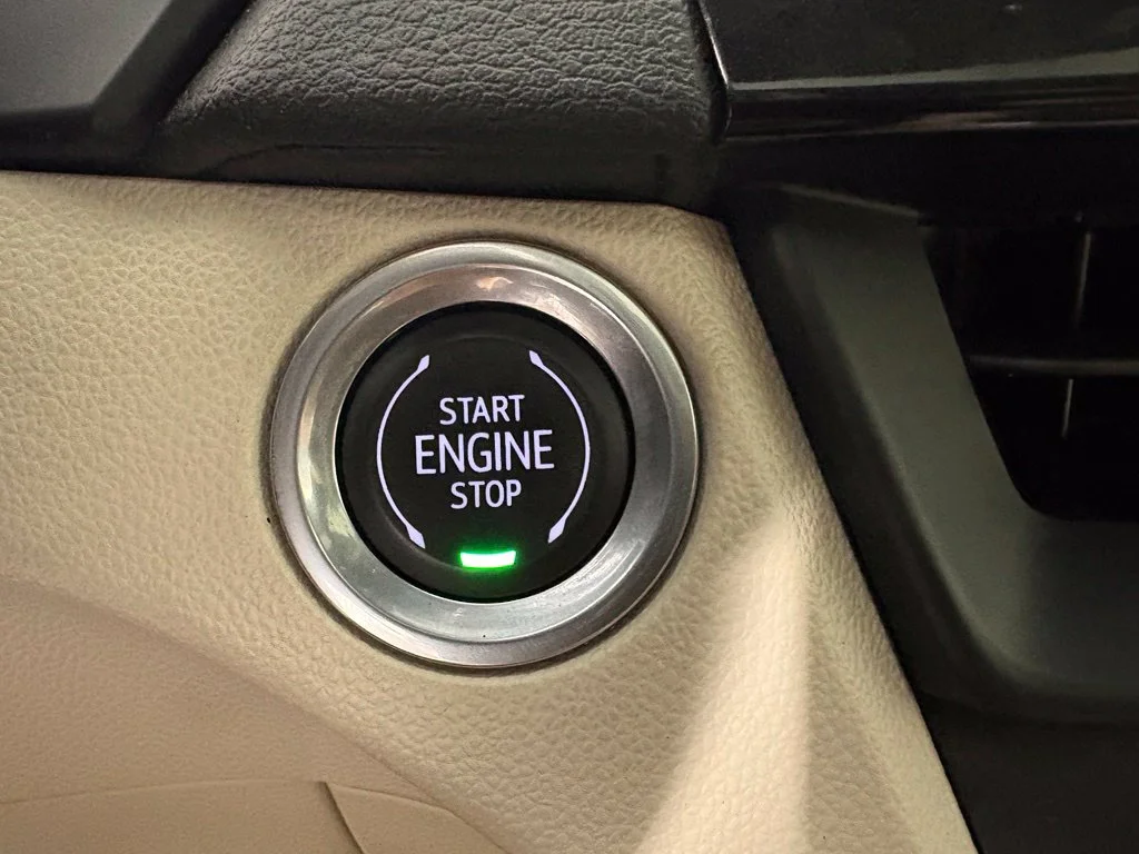 Used 2020 Blue Cadillac Luxury image 33