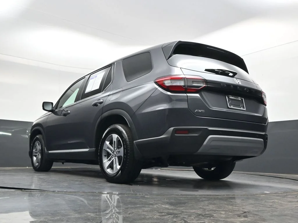 Certified Used 2025 Modern Steel Metallic Honda EX-L image 46