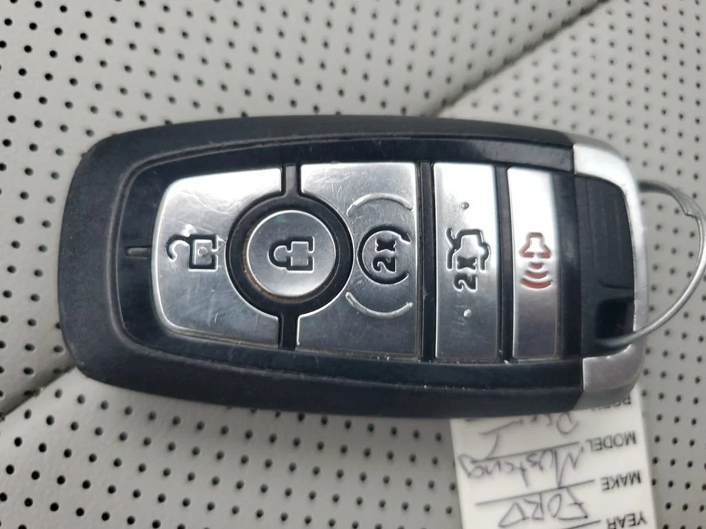 Used 2024 Silver Ford EcoBoost Premium Convertible image 23
