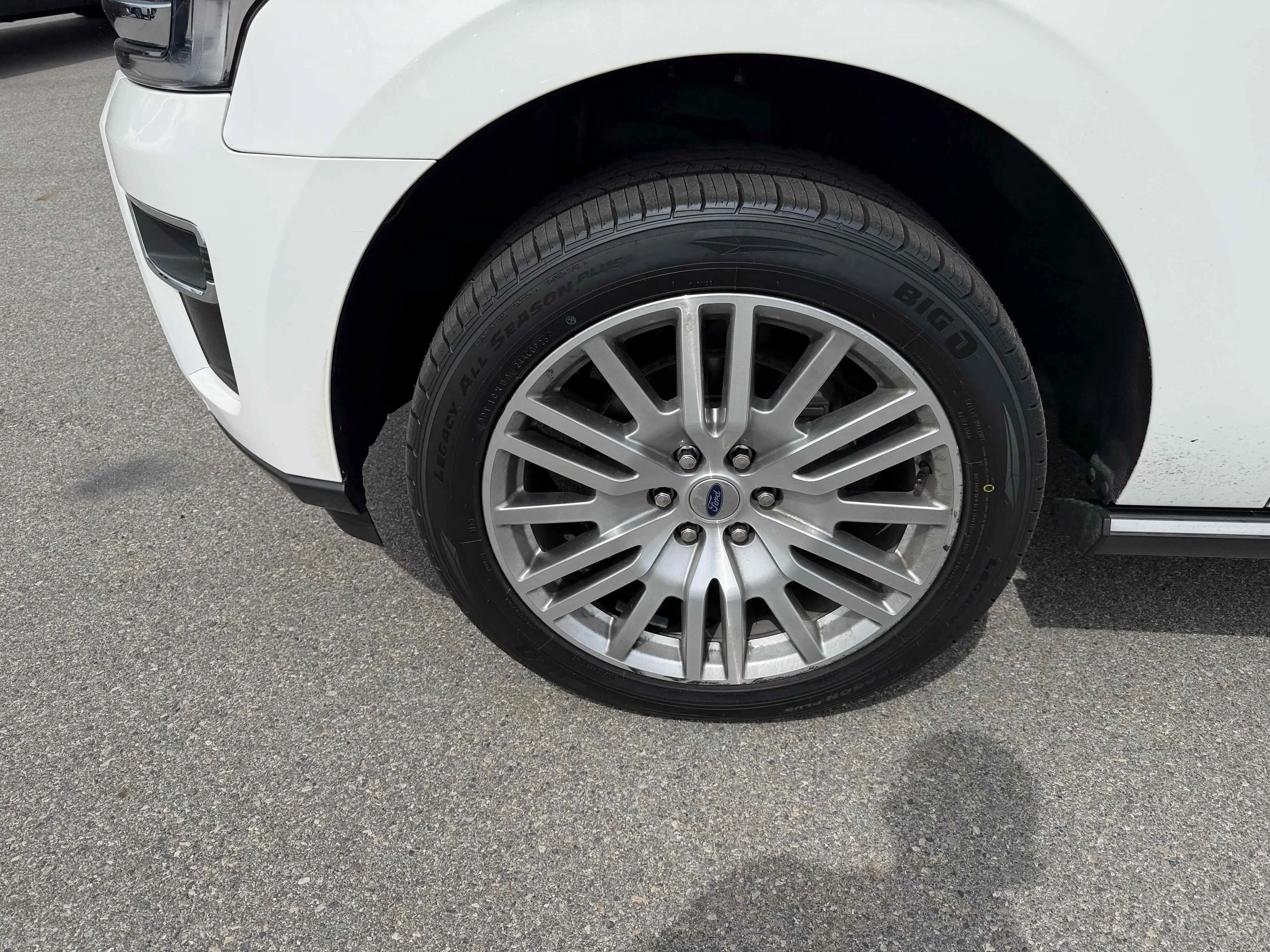 Used 2023 White Metallic Ford Limited image 13