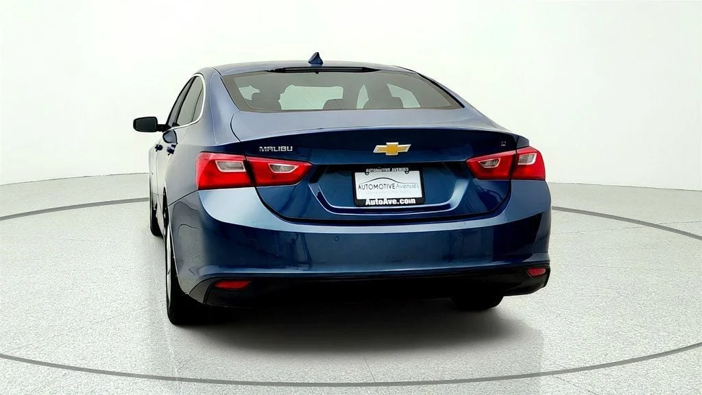 Used 2024 Lakeshore Blue Metallic Chevrolet 4dr Sedan 1LT image 6