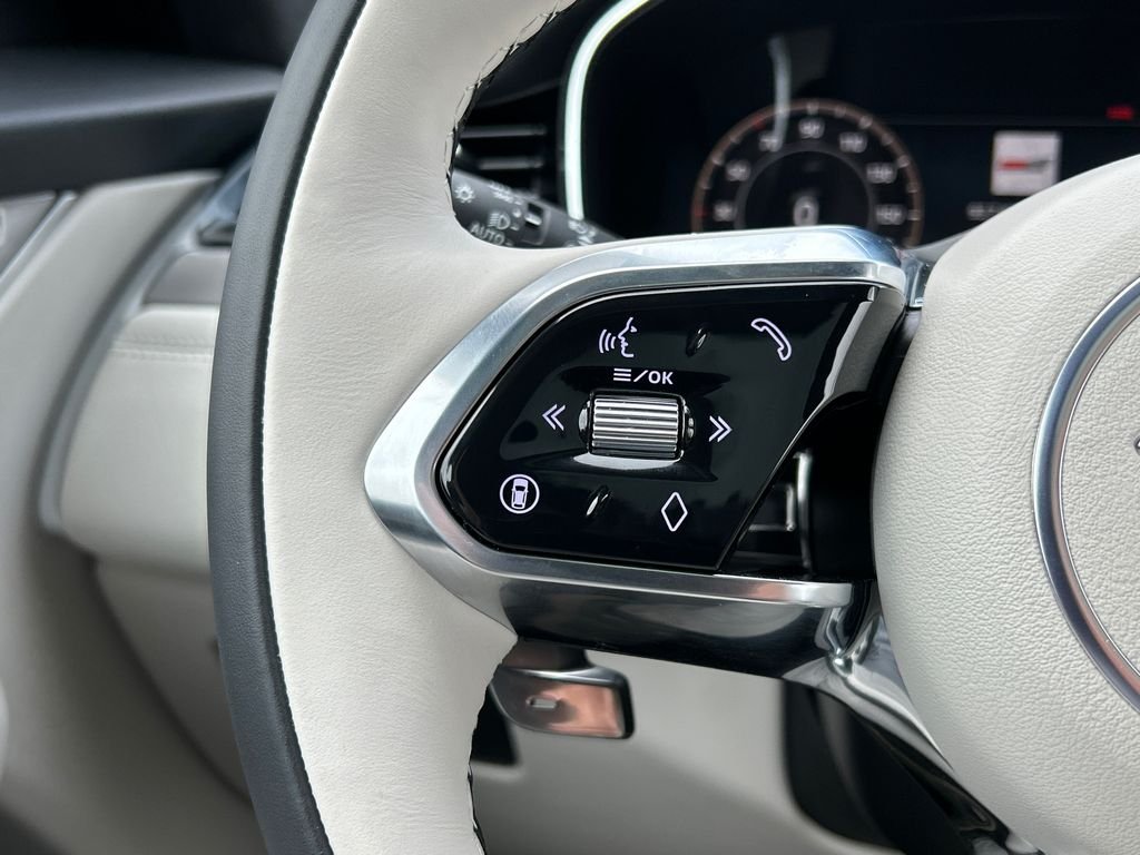 2026 Jaguar F-Pace R-Dynamic S - Photo 13