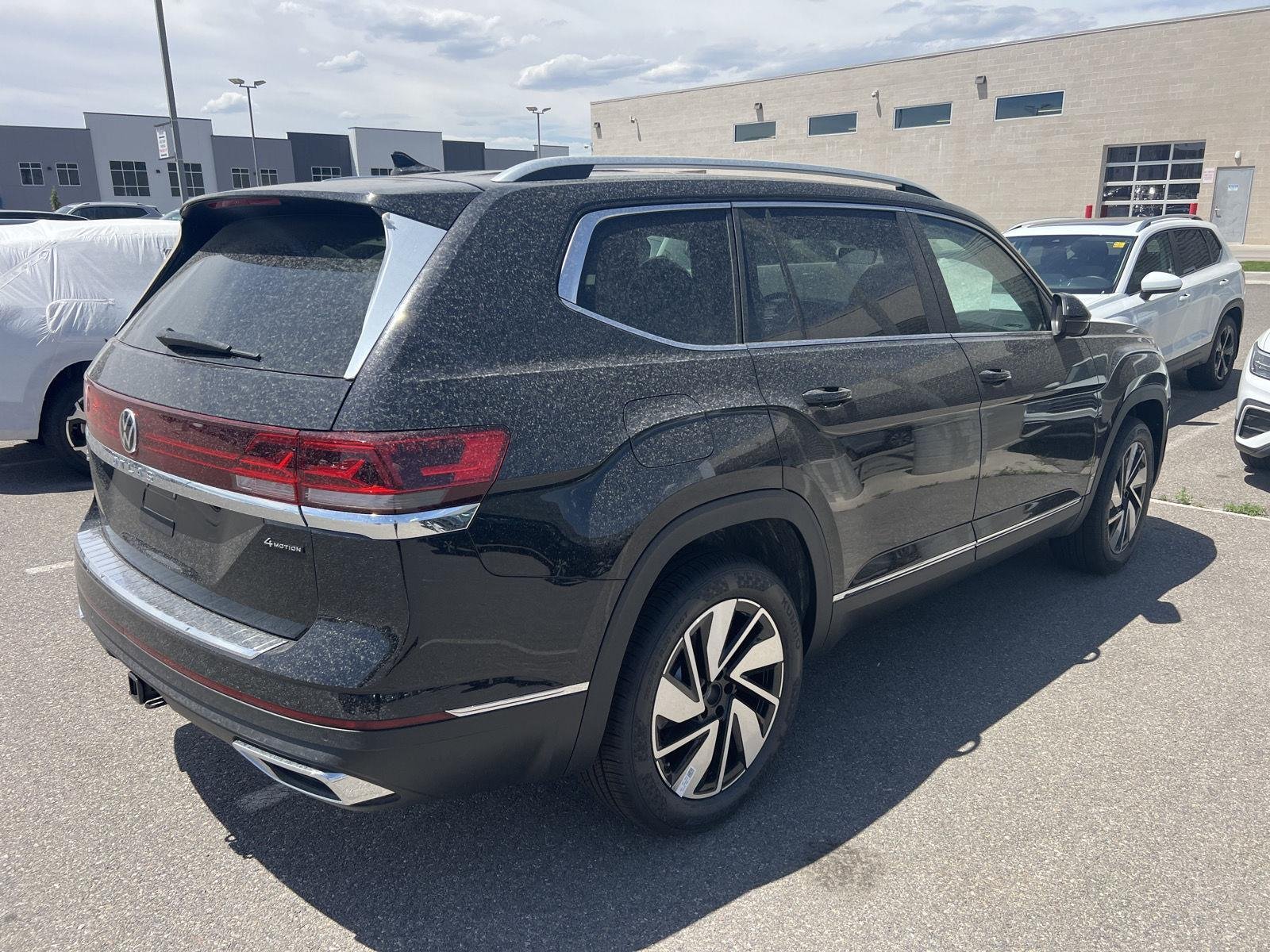 New 2026 Deep Black Pearl Volkswagen 2.0T SEL image 3