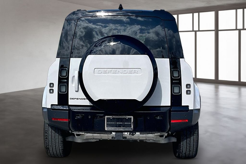 New 2026 Borasco Grey Metallic Land Rover S image 4