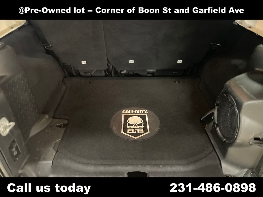 Used 2012 Black Jeep Unlimited Rubicon image 27